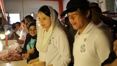 Wamendag Dyah Roro Esti Sidak Harga dan Stok Bahan Pokok di Pasar Atas Baru, Kota Cimahi