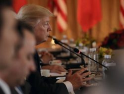 Donald Trump Mulai Perang Tarif ke Kanada, Meksiko dan China