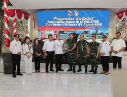 Menteri ATR/BPN, Nusron Wahid Serahkan 42 Sertifikat Puslatpur Terbesar Se-Asia di Sumsel