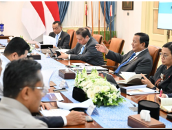 Menteri ESDM Bahlil Lahadalia Bakal Bangun Refinery 1 Juta Barrel Per Hari Demi Percepat Hilirisasi