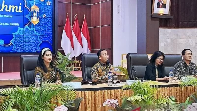 Mendukbangga Wihaji Paparkan Tantangan Bonus Demografi di Depan Para Pimred