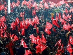Turki Krisis: Bursa Ambruk, Pasar Keuangan Hancur Lebur, Mata Uang Lira Terpuruk