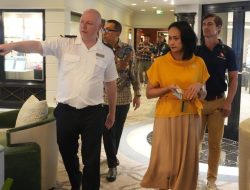 Wamen P2MI Christina Aryani Kunjungi 70 Pekerja Migran Indonesia di Cruise Oceania Insignia