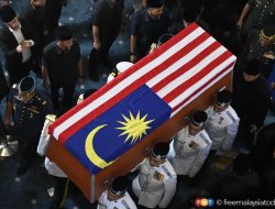 Rakyat Malaysia Beri Penghormatan Terakhir Kepada Almarhum PM Ke-5 Abdullah Ahmad Badawi