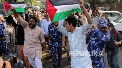 Polisi India Tangkap 7 Muslim, Sita dan Robek Bendera Palestina dan Poster Pro Gaza