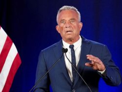 Robert F Kennedy Jr PHK Massal 10 Ribu Pegawai Departemen Kesehatan AS