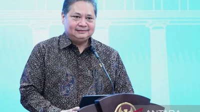Menko Airlangga Panggil Pengusaha Padat Karya Bahas Remunerasi Karyawan