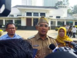 Walikota Farhan Ungkap Jual Beli Kursi SPMB 2025 di Bandung Antara Rp. 5-8 Juta