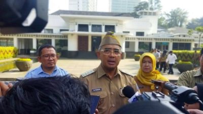 Walikota Farhan Ungkap Jual Beli Kursi SPMB 2025 di Bandung Antara Rp. 5-8 Juta