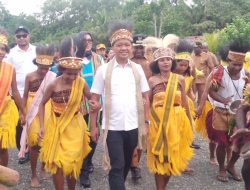 Menteri ESDM Bahlil Lahadalia Tinjau Proyek Pembangunan Elektrifikasi di Sarmi Papua