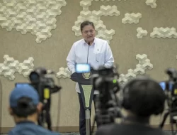 Menko Airlangga Tawarkan Investasi Nikel Hingga Peralatan Militer di Tengah Negosiasi Tarif Trump