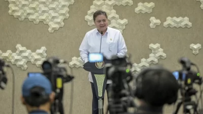 Menko Airlangga Tawarkan Investasi Nikel Hingga Peralatan Militer di Tengah Negosiasi Tarif Trump