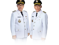 Walikota Yogyakarta Tolak Mobil Dinas Rp. 3 Miliar, Pilih Borong 500 Gerobak Sampah