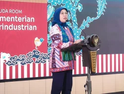 Menperin Agus Gumiwang Pacu Penerapan Prinsip Keberlanjutan di Industri Batik