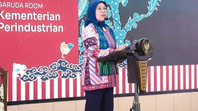 Menperin Agus Gumiwang Pacu Penerapan Prinsip Keberlanjutan di Industri Batik