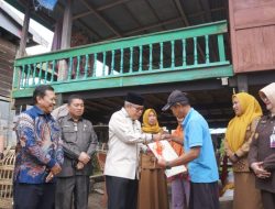 Taufan Pawe Serahkan Sertifikat Tanah Wakaf Hingga PTSL Untuk Warga Parepare