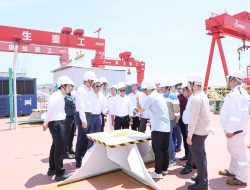 Menteri ESDM, Bahlil Lahadalia Tinjau Pembangunan FLNG Raksasa Untuk Papua Barat di Tiongkok