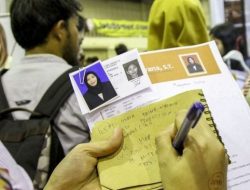 Pengangguran Sarjana Terbanyak dari Jurusan Kesehatan dan Farmasi, Wamenaker Ungkap Biang Keroknya