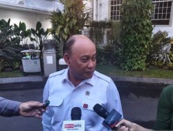 Kepala BGN, Dadan Hindayana Janji Ganti Semua Ompreng Jika Terbukti Mengandung Minyak Babi