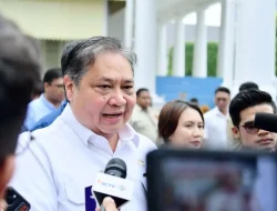 Menko Airlangga Dorong Pesantren Nabung Emas: Paling Aman Saat Dunia Gonjang Ganjing!