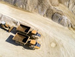 Menteri ESDM, Bahlil Lahadalia Tarik Semua Izin Tambang Pasir Kuarsa ke Pusat Usai Temuan Tambang Ilegal Rp. 12,9 Triliun