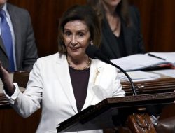 Eks Ketua DPR AS, Nancy Peloso Pensiun Usai 40 Tahun Duduk di Kongres