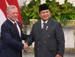 Raja Yordania Abdullah II Anugerahi Presiden RI Prabowo Bejeweled Grand Cordon of Al-Nahda