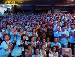 Kick Off Quick Win, Menteri P2MI Mukhtarudin Lepas 1.035 Pekerja Migran Profesional