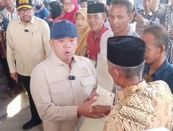 Menteri ATR/BPN Nusron Wahid Serahkan Sertifikat Konsolidasi: Kawasan Kumuh Karangsari Kendal Bertransformasi