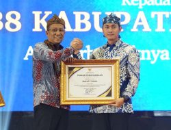 Bupati Aditya Halindra Raih Penghargaan Atas Percepatan Pembentukan Posbankum Desa di Tuban