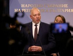 PM Bulgaria Rosen Zhelyazkov Mundur Usai Mosi Tak Percaya dan Berminggu-minggu Didemo Warga