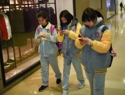 Pemerintah Singapura Bakal Larang Penggunaan Ponsel dan Smartwatch di Sekolah