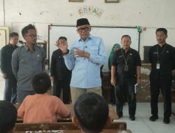 Agung Widyantoro Prihatin Siswa Belajar Lesehan, Siap Kawal Revitalisasi SDN Panggung 5 Tegal