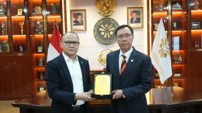 Menteri P2MI Mukhtarudin Bersama Malaysia Bentuk Task Force Percepatan Penempatan PMI di Sarawak