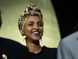 Sosok Ilhan Omar, Anggota Kongres AS Yang Diserang di Minneapolis Karena Serukan ICE Dibubarkan