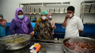 Wagub Gorontalo, Idah Syahidah Ancam Cabut Izin Dapur MBG Jika Abaikan SOP