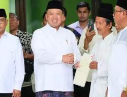 Menteri ATR/BPN Nusron Wahid Serahkan 13 Sertipikat Wakaf di Banten, Dorong Kepastian Hukum Aset Umat