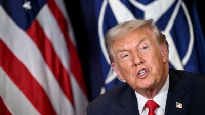 Trump Ogah Minta Maaf Usai Posting Meme Obama dan Istrinya Jadi Kera di Hutan