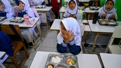 Banyak Siswa Tak Habiskan MBG, Yahya Zaini Minta Kejelasan Prioritas Sekolah Agar Tepat Sasaran