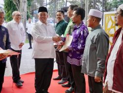 Perkuat Legalitas Tanah Umat, Menteri ATR/BPN Nusron Wahid Serahkan 33 Sertifikat Rumah Ibadah dan Pesantren