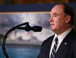 Pentagon Pecat Menteri Angkatan Laut AS John Phelan Tanpa Sebab di Tengah Perang Lawan Iran