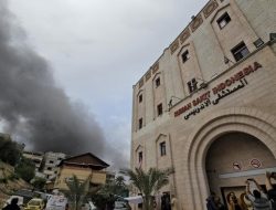 Kemlu RI Kecam Israel Pasang Spanduk ‘Rising Lion’ di Atas Reruntuhan RS Indonesia di Gaza