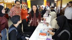 Puteri Komarudin Puji Animo Warga Kota Bandung Ikut Donor Darah dan Cek Kesehatan Gratis SOKSI