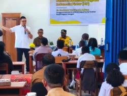 Soedeson Tandra Salurkan Ribuan Kuota PIP untuk Pelajar Papua Tengah