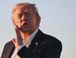 Trump Ancam Deportasi WN Iran Yang Tinggal di AS ke Afrika Tengah