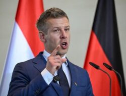 PM Peter Magyar Dorong Parlemen Hungaria Loloskan Amandemen Konstitusi Demi Lengserkan Presiden Tamas Sulyok