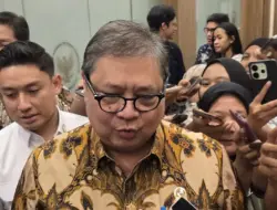 Airlangga Ungkap Alasan Pemerintah Tunda Penyaluran Insentif Motor Listrik