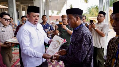 Percepat Pemulihan Aceh Tamiang, Menteri ATR/BPN Nusron Wahid  Salurkan Sertipikat Wakaf dan Dana Miliaran Rupiah